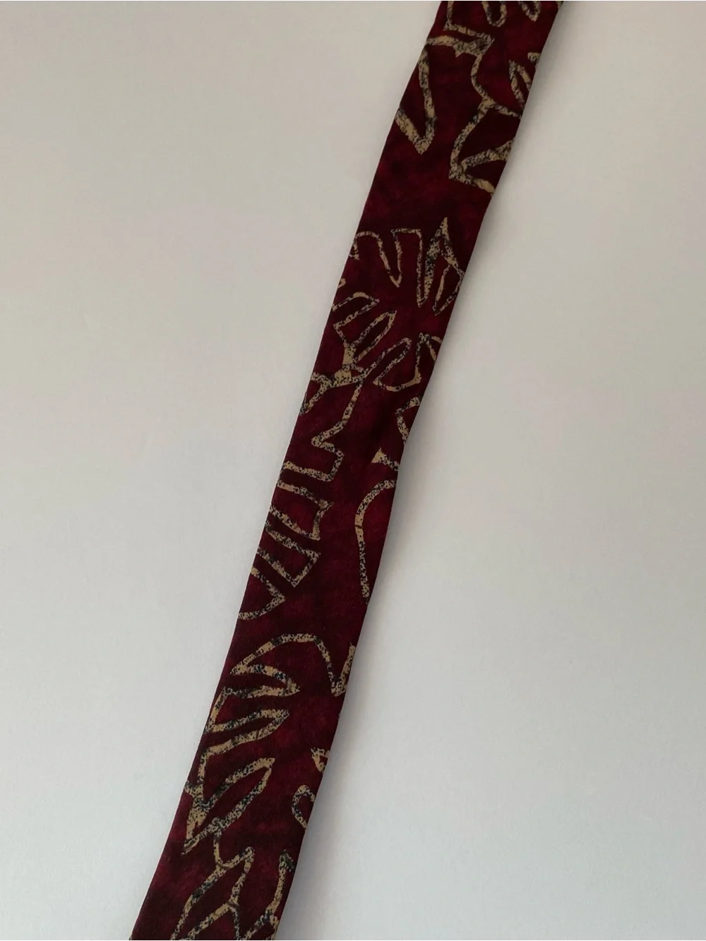 Chaps Ralph Lauren Burgundy Tie with Leaf Pattern 100% silk Made in USA